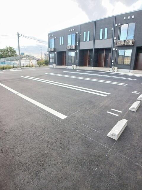 グランデハピネス（104） 駐車場