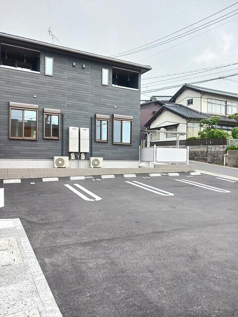 リュミエールＢ（202） 駐車場