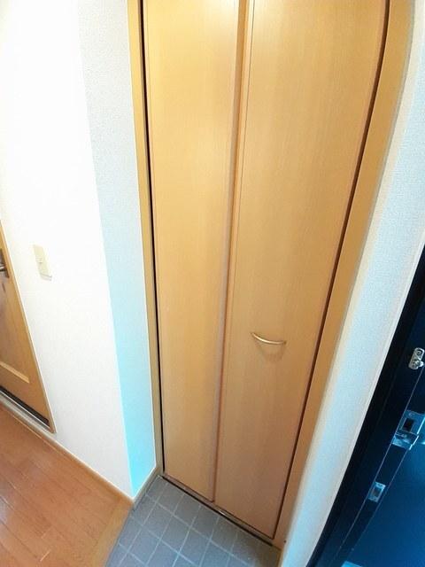 ヴィオラＧ（303） 玄関