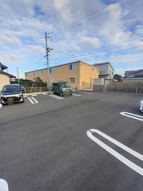 サンライズ（104） 駐車場