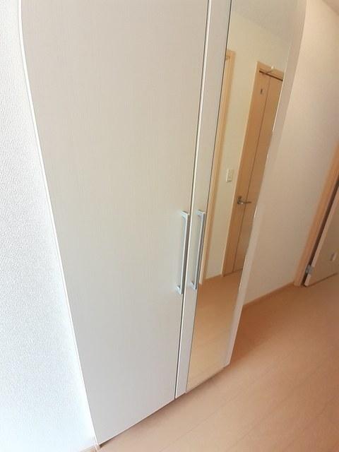 トリオコマンド（102） 玄関