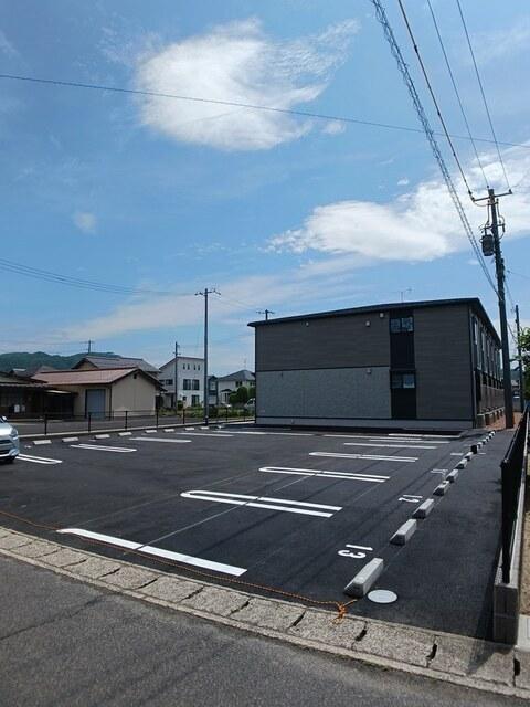 スリール（203） 駐車場