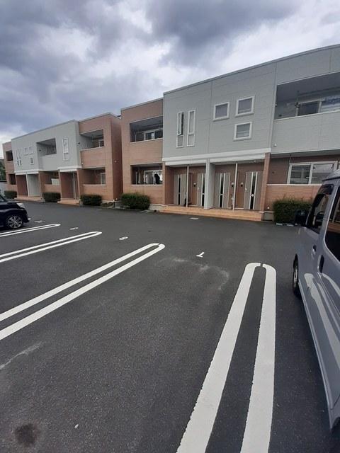 メディオ・レガーロ　Ａ（102） 駐車場
