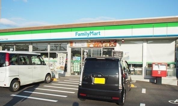 ファミリーマート浜乃木１丁目店：500m