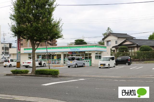 ファミリーマート浜乃木一丁目店：334m