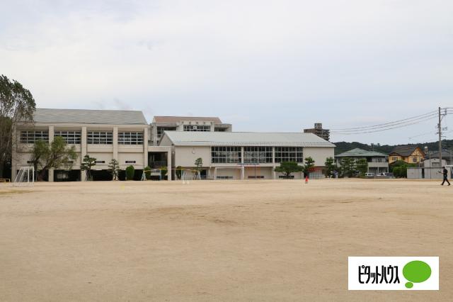 松江市立乃木小学校：865m