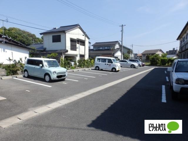 エーデルハイム浜乃木（103） 駐車場