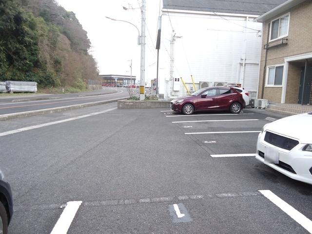 ローズコート　エム（203） 駐車場