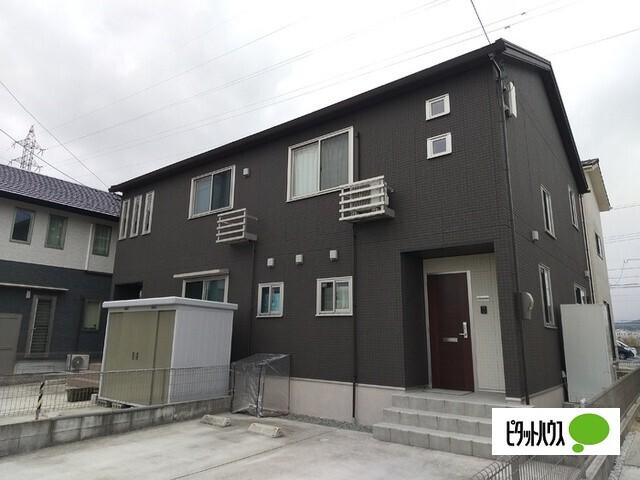  築8年11ヶ月 2階建の賃貸物件