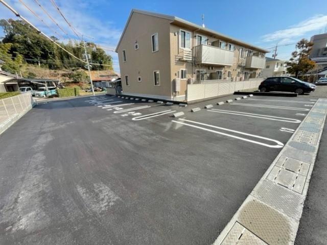 パルク・トリシア（202） 駐車場