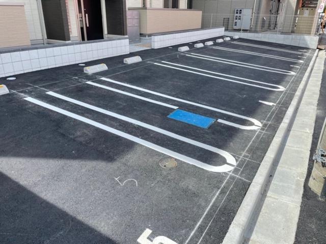 グラン・アイオ　A棟（101） 駐車場