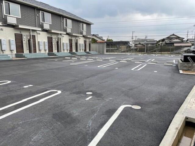 エルフォルク（207） 駐車場