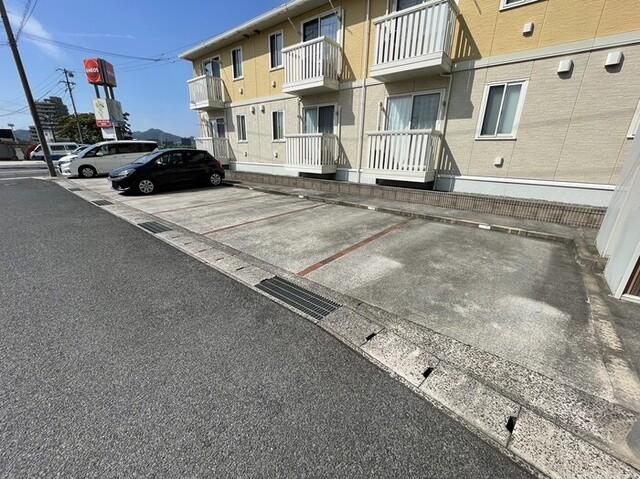 クレールコートⅡ（102） 駐車場