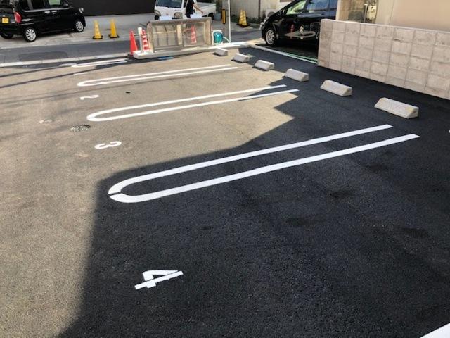 ルミナスヴィラ（202） 駐車場