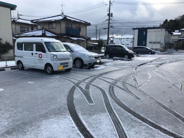 ヴィオーラ（203） 駐車場