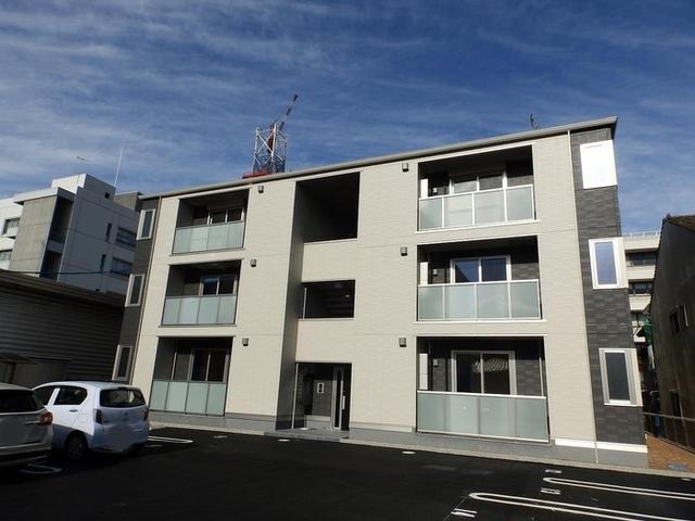 松江駅より徒歩7分 築7年9ヶ月 3階建の賃貸物件