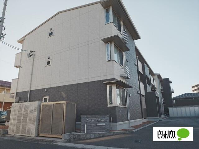 松江駅より徒歩27分 築3年10ヶ月 3階建の賃貸物件