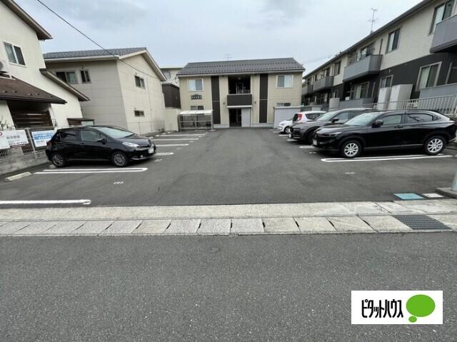 サンモール・都Ⅵ（102） 駐車場