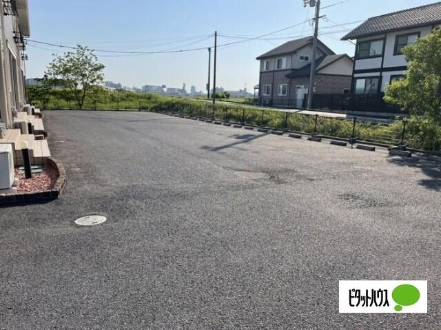 クレールコート（101） 駐車場
