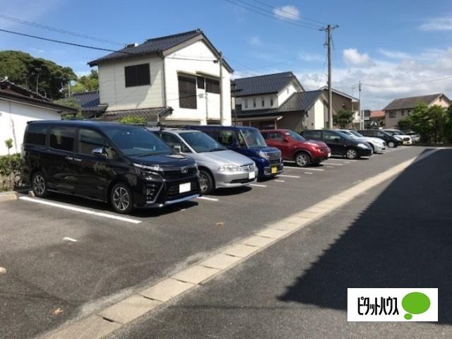 エーデルハイム浜乃木（203） 駐車場