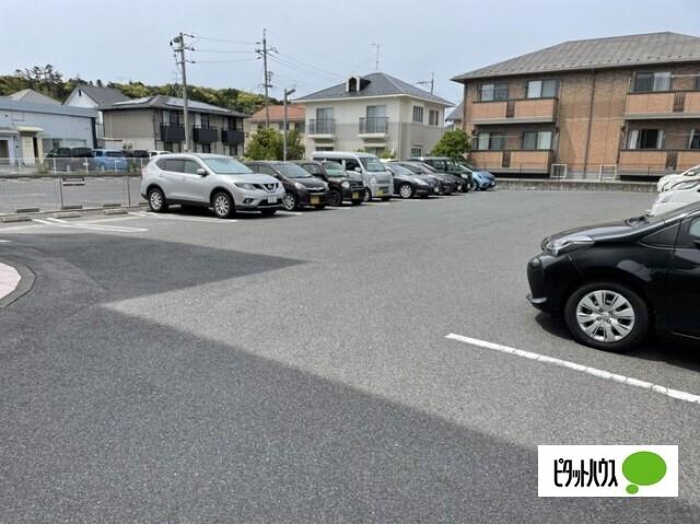カーサ ヴィオラ（303） 駐車場