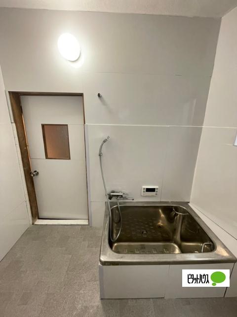 東出雲町揖屋収益物件 バス／シャワー