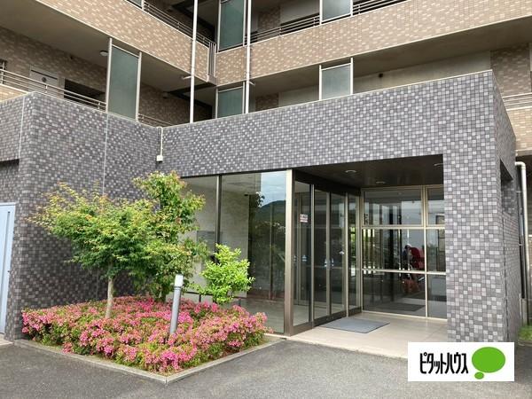 サーパス春日町 エントランス