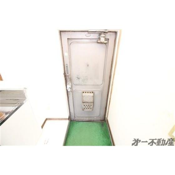 亀鶴ビル 玄関