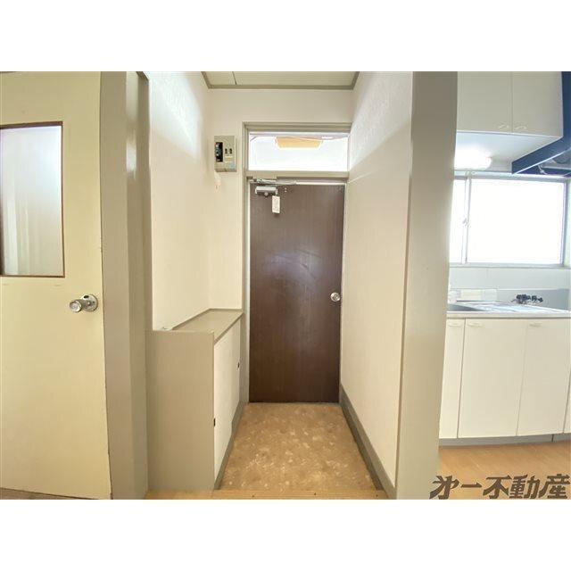 平和荘（B3） 玄関