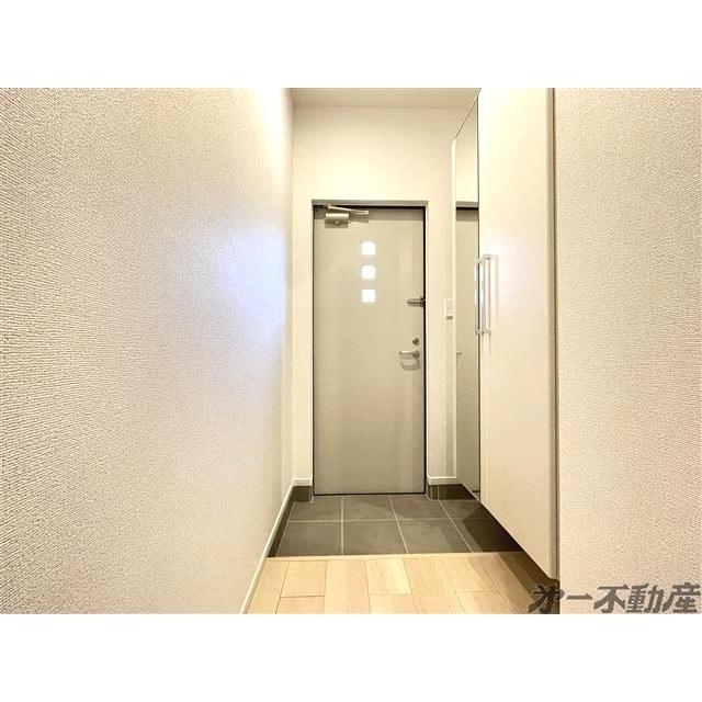 ユニヴェール（101） 玄関