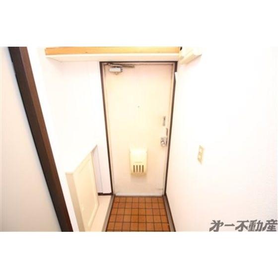 パナハイツ初音・（205） 玄関
