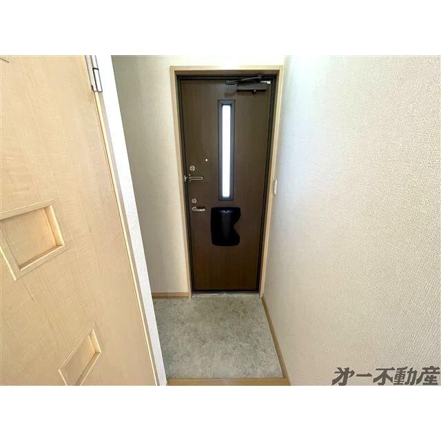 ロイヤル コート　Ａ（102） 玄関