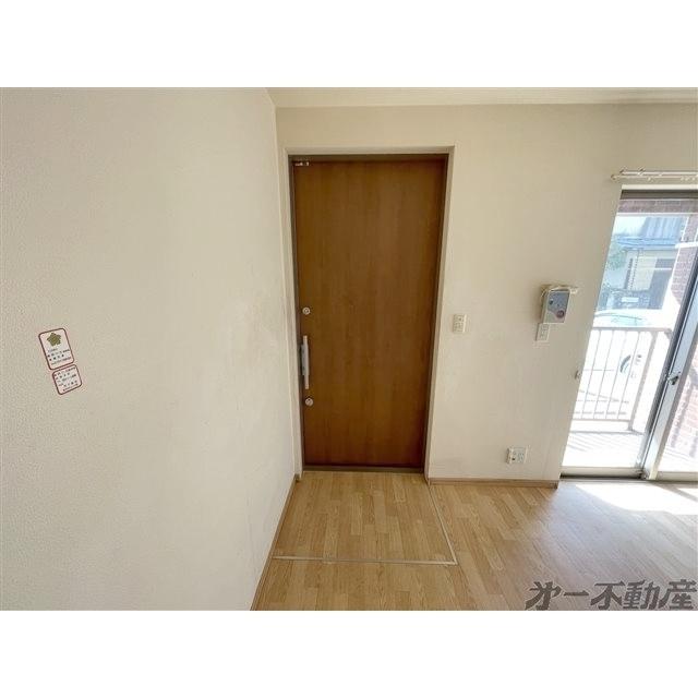 サンハイツ市川（103） 玄関