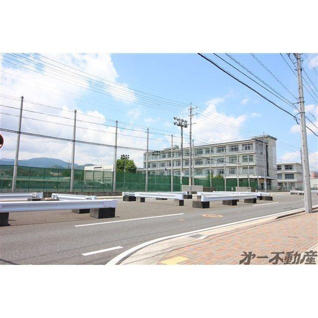静岡市立賤機南小学校：600m