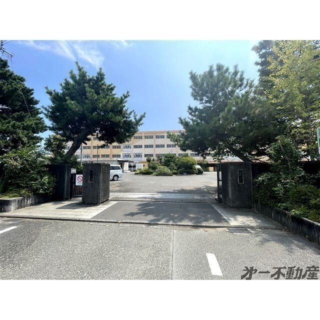静岡市立清水第二中学校：850m