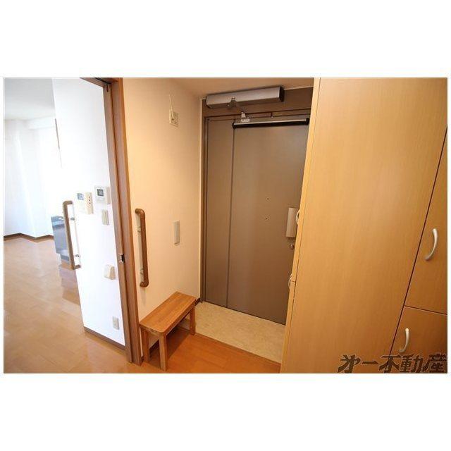 ヴィラ葵・（301） 玄関