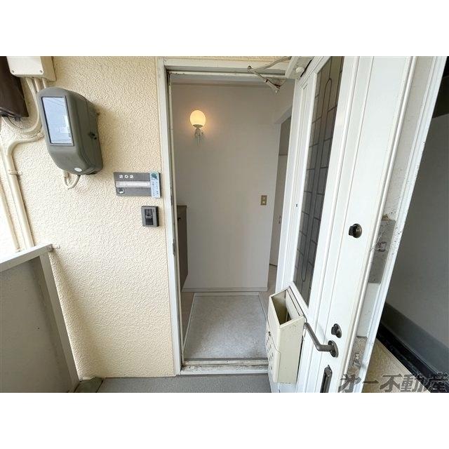 セジュールオキツA・（202） 玄関