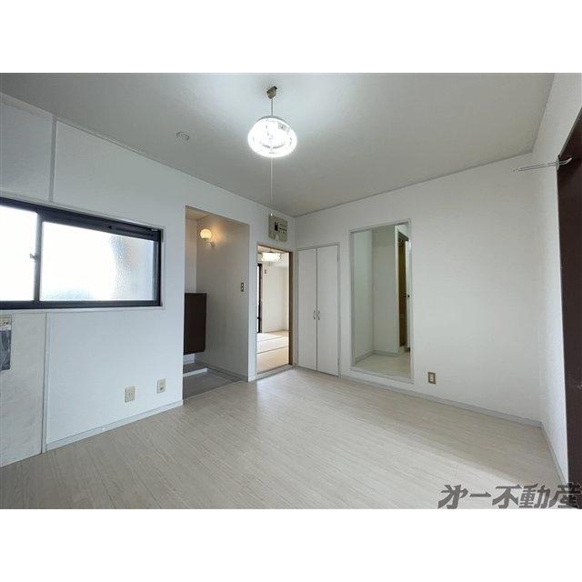 セジュールオキツA・（202） 玄関
