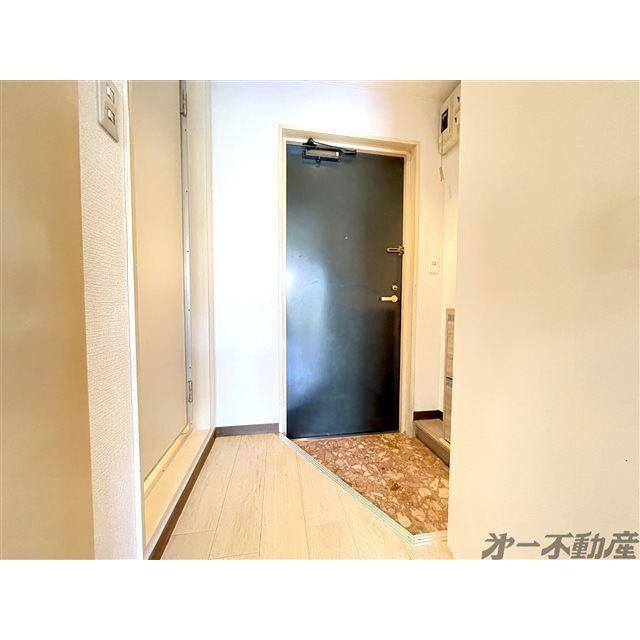 栄エーワイビジデンス（203） 玄関