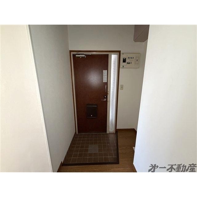 ル・プラド（404） 玄関
