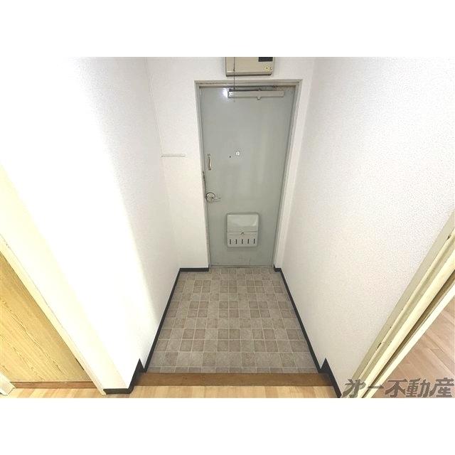 中町コーポラス・（301） 玄関