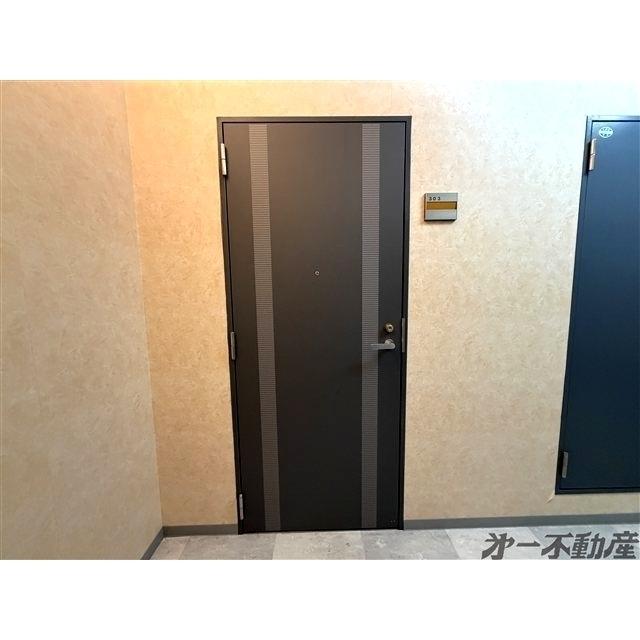 チェルシーズハウス（303） 玄関
