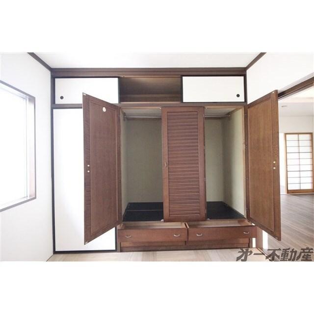パークサイド露島（301） 収納