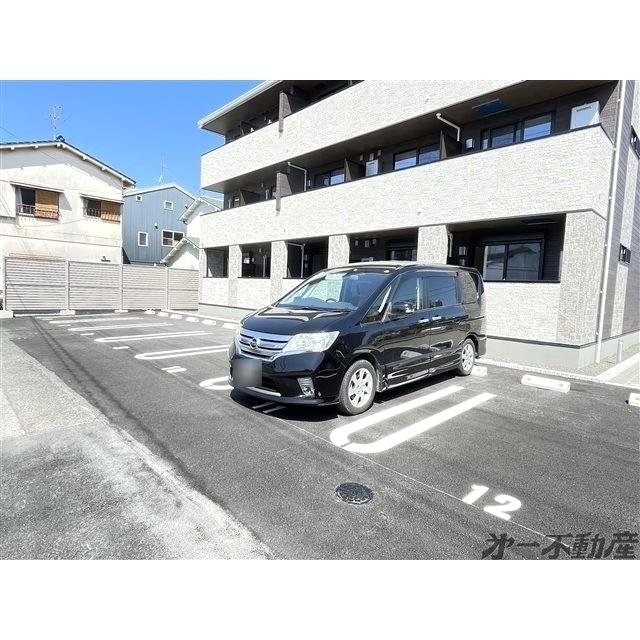 グランチェスタ（106） 駐車場