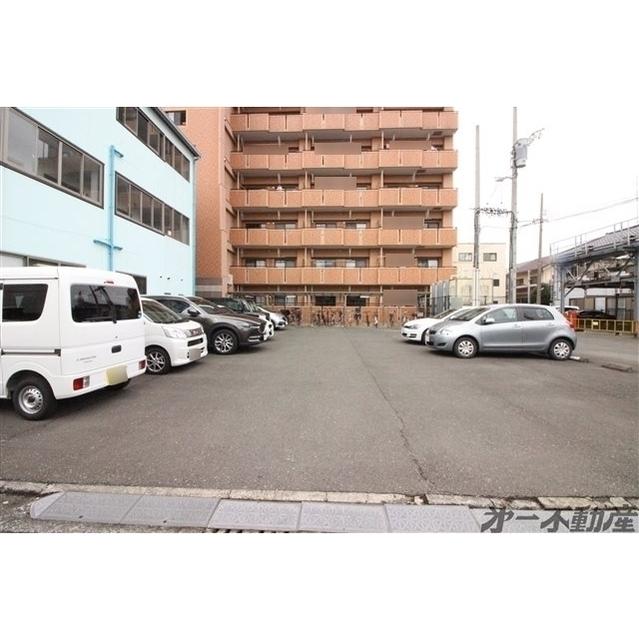 グランドゥール稲川（102） 駐車場