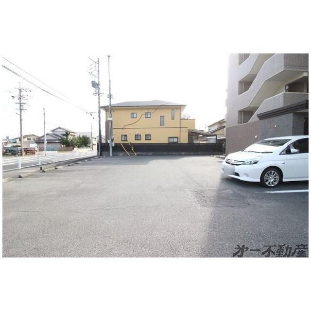ドルチェ（202） 駐車場
