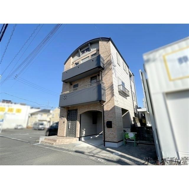 静岡駅よりバス19分 築26年5ヶ月 3階建の賃貸物件