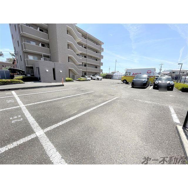 ステージグランブルー（102） 駐車場