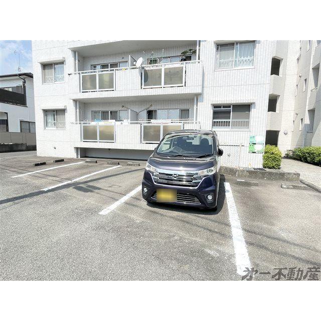 パインテラス 駐車場