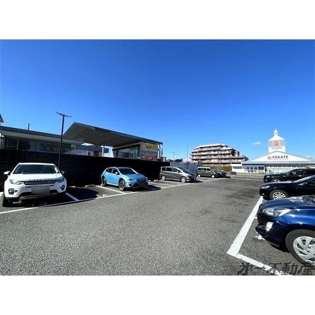 コムラーデ八幡 駐車場